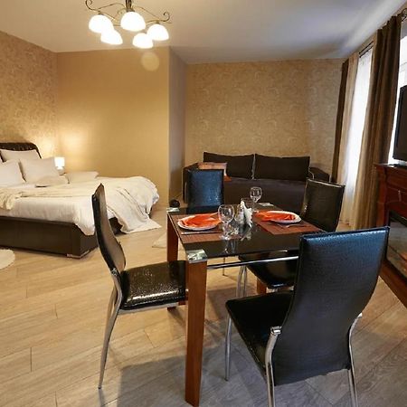 Paulmarie Apartments On Prs. Lenina, 51 Гомель Екстер'єр фото