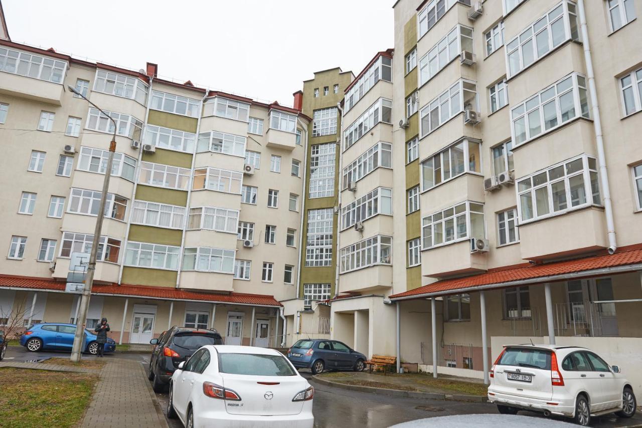 Paulmarie Apartments On Prs. Lenina, 51 Гомель Екстер'єр фото
